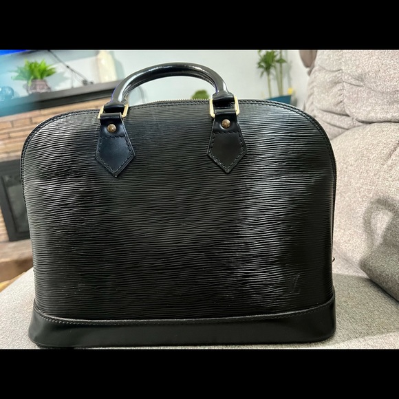 Authentic Louis Vuitton Epi black Alma - Picture 3 of 16